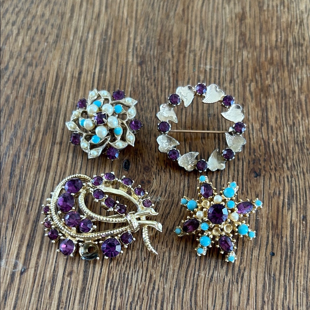 Elegant Gold and Purple Brooch Set